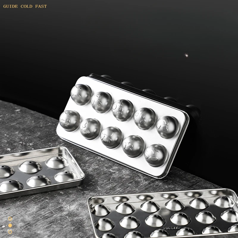 Moule à glaçons en acier inoxy - Ice Mold Sphere avis et prix